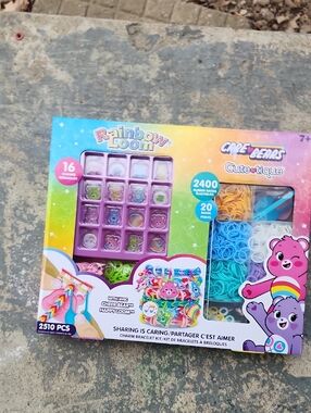 Care Bears NEW 2510pc.  Rainbow Loom